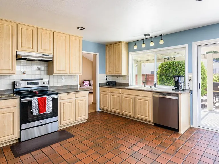6555 Royal Gorge Ct — Photo 16