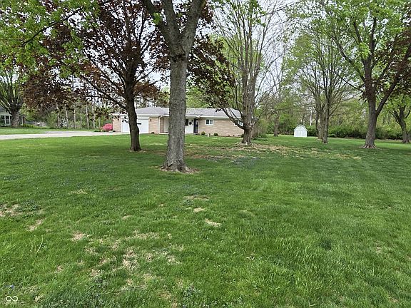 4th image of 2104 W Orchard Dr