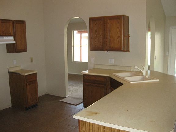 3rd image of 10015 W Campbell Ave