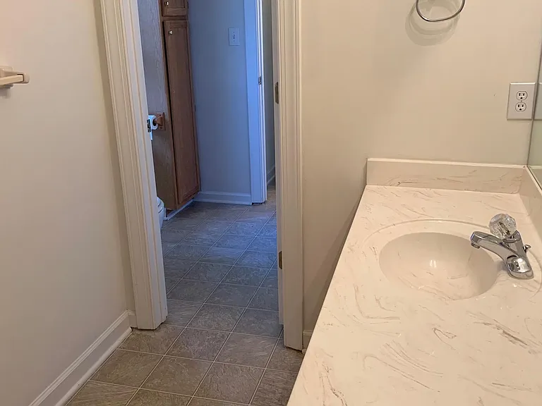 Upstairs guest bathroom