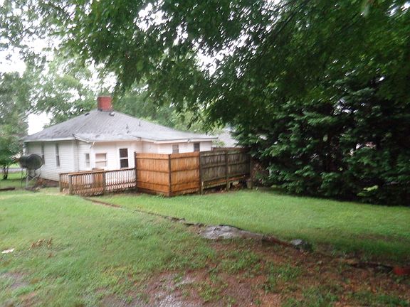 Large back yard and Deck