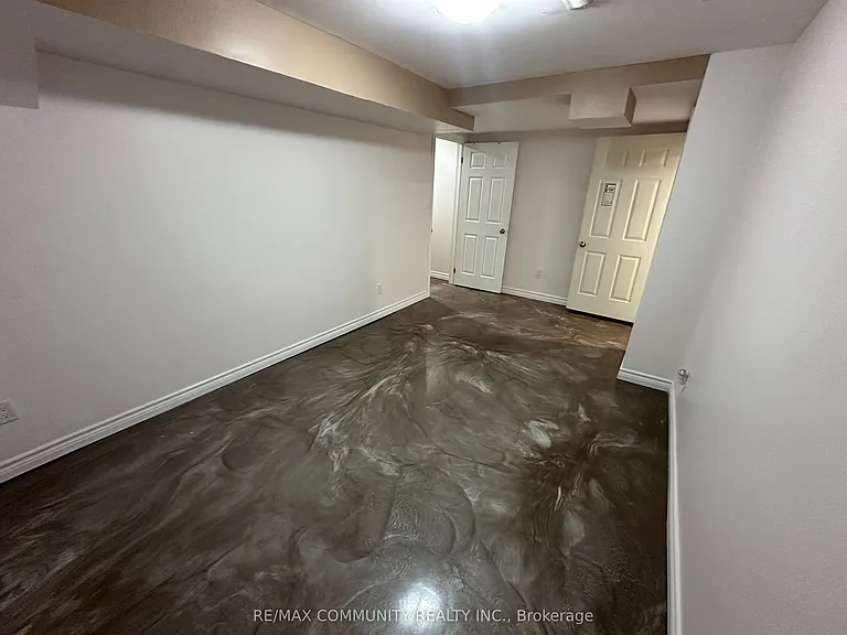 260 Inspire Blvd #BASEMENT — Photo 13