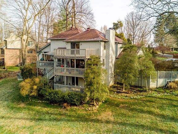 3rd image of 6 Hilltop Dr