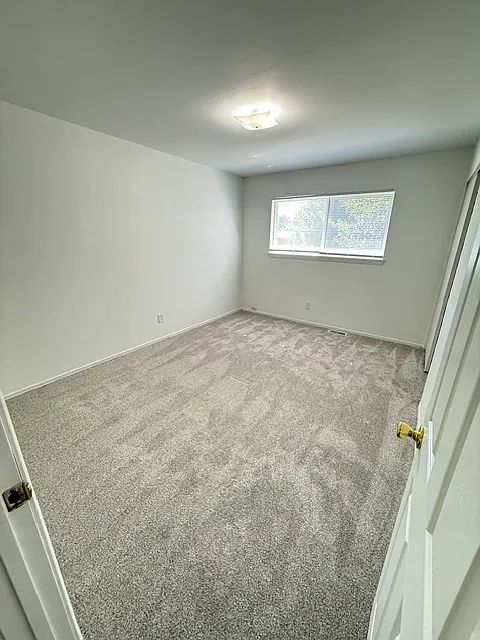 2 bed, 860 sqft, $1,095 — Photo 3
