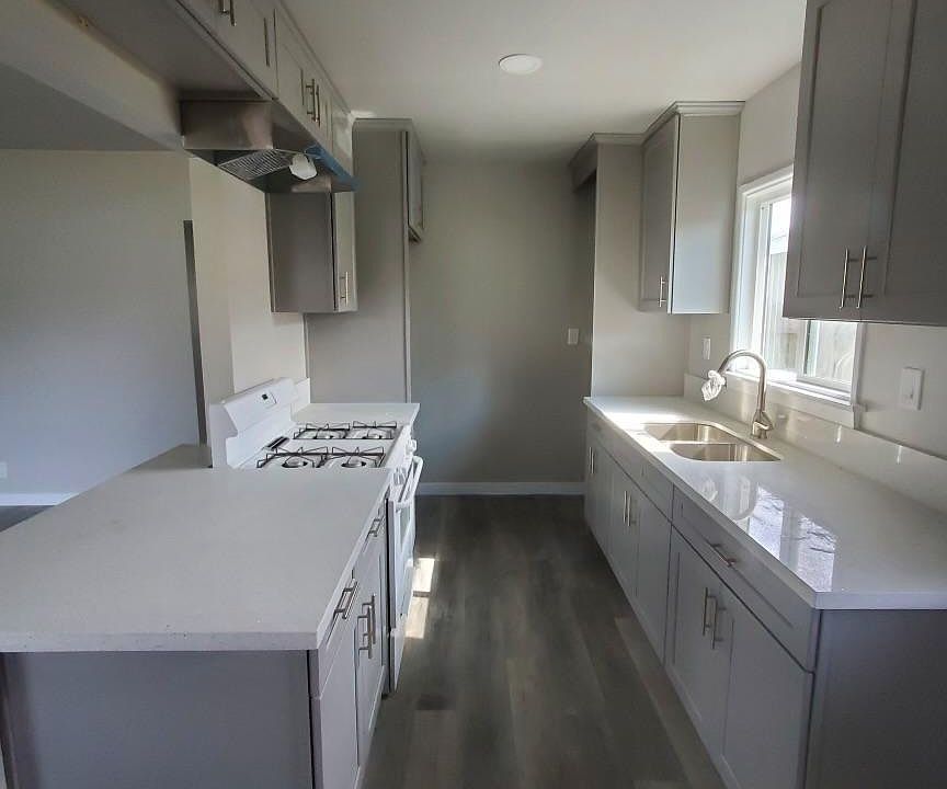 2nd image of 124 W Stueckle Ave #3