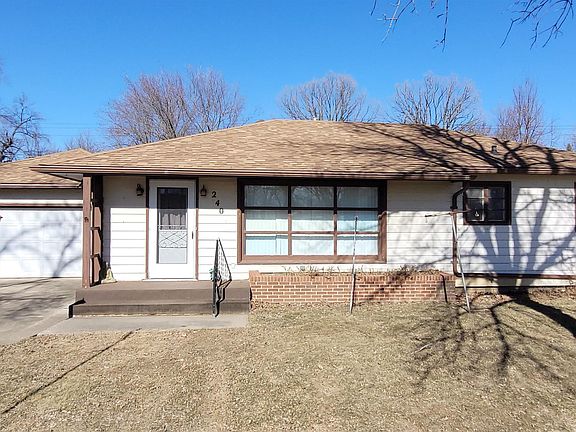 2nd image of 240 3rd St NE