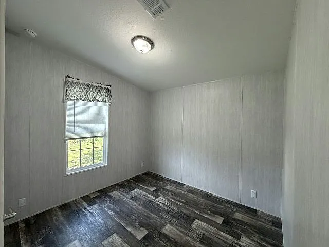 3 bed, 2.0 bath, 960 sqft, $2,100 — Photo 4