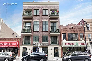 607 Manhattan Avenue in Greenpoint