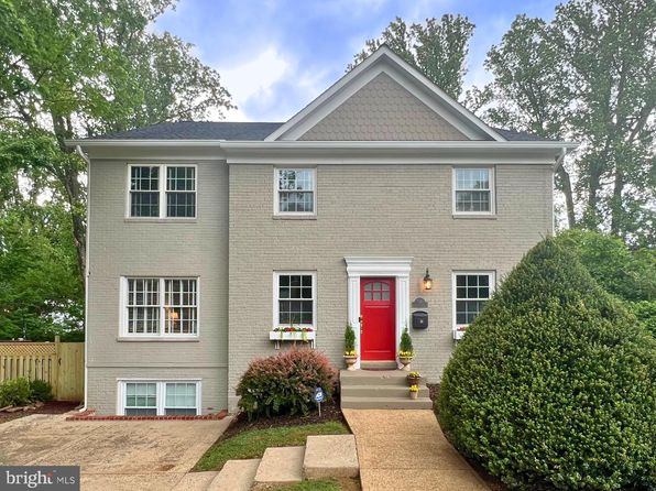 7221 Timber Ln, Falls Church, VA 22046