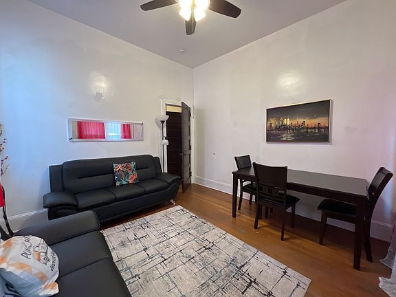 3rd image of 266-268 E Walnut St #1
