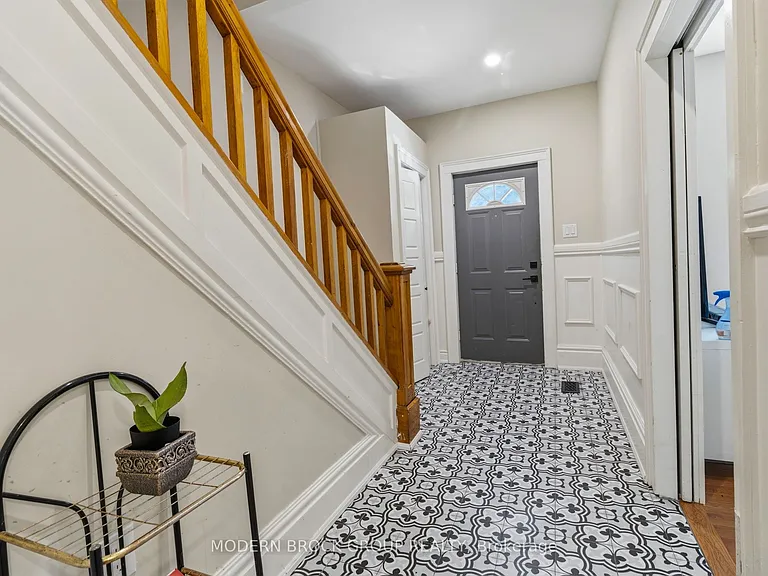 322 King St W — Photo 6