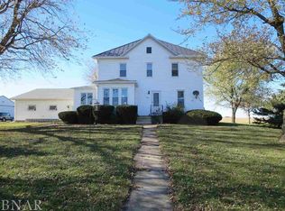 10565 N 700 East Rd, Chenoa, IL 61726