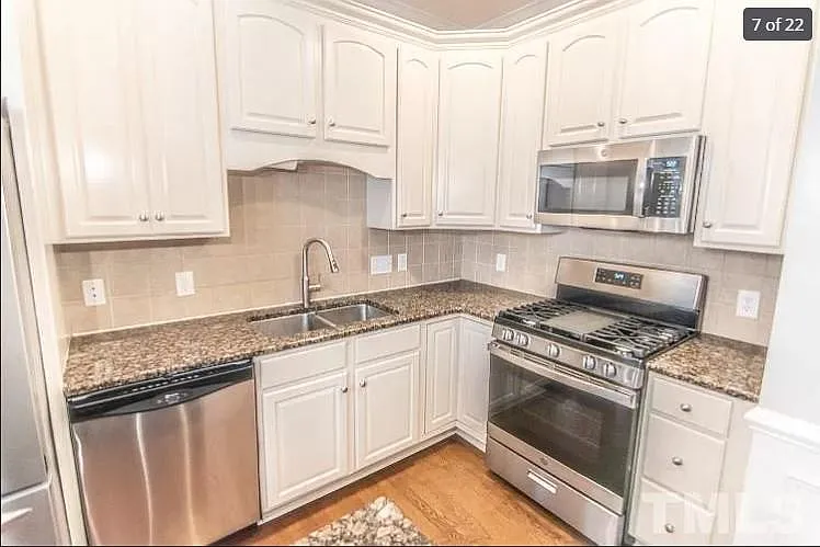 4 bed, 2375 sqft, $2,450 — Photo 2