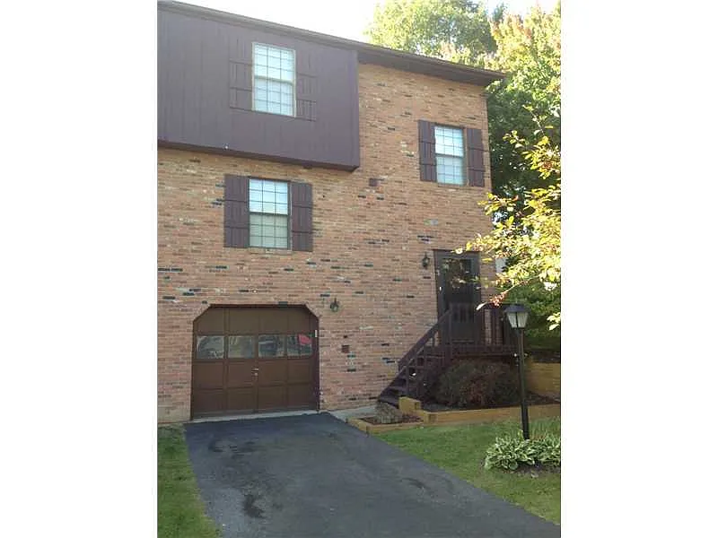 630 Sunset Cir photo 1