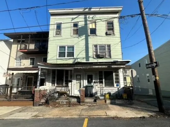 1039 E Mahanoy St, Mahanoy City, PA 17948