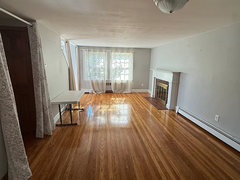 18 Lariviere Rd — Photo 3