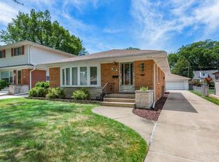 204 N Pine St, Mount Prospect, IL 60056
