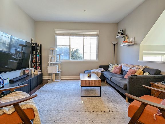 4th image of 768 Hanbury Dr