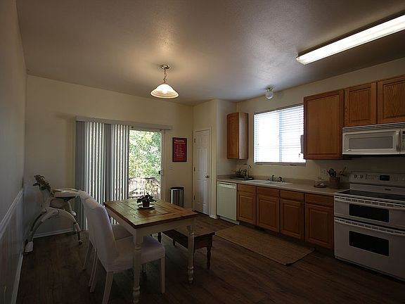 3rd image of 2138 Woodpark Dr