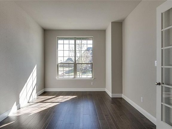 5th image of 3909 River Bend St