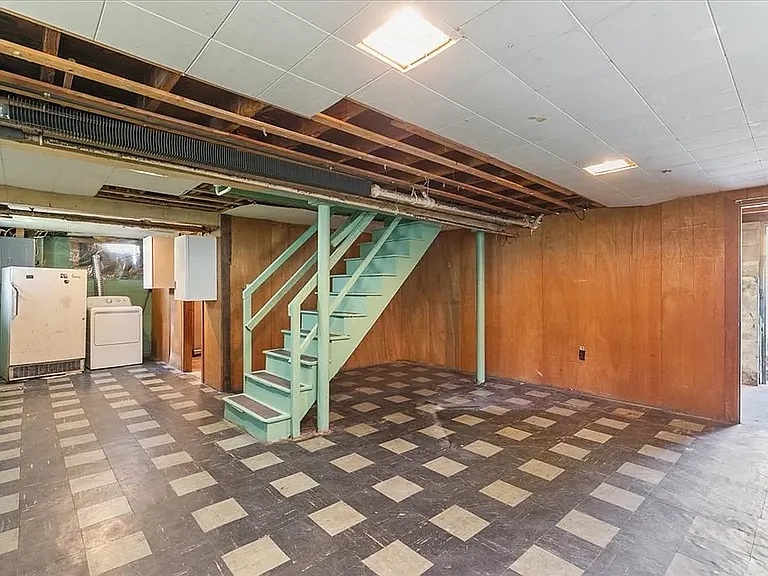 106 Centre St — Photo 38