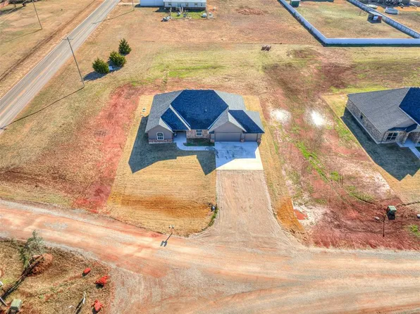 29894 Triple Crown Pl, Cashion, OK 73016