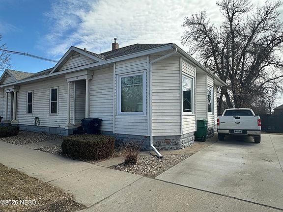 3rd image of 110-112 3rd Ave NE