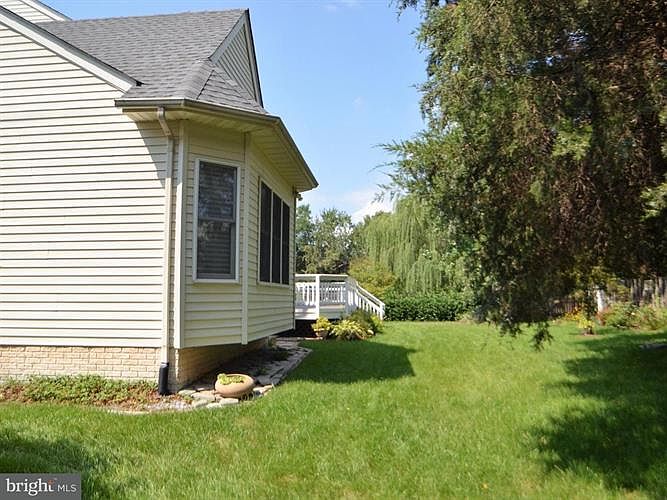 1st image of 43822 Michener Dr