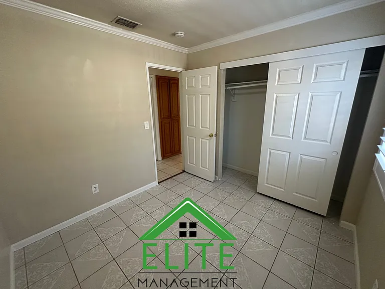 2617 Millcreek Dr — Photo 8
