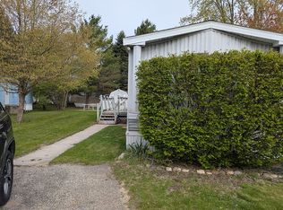 6020 S Shady Ln, Burtchville, MI 48059