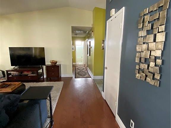 5th image of 400 Lorenzi St