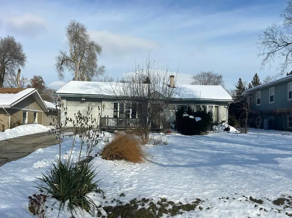 2010 Old Elm Rd, Lindenhurst, IL 60046