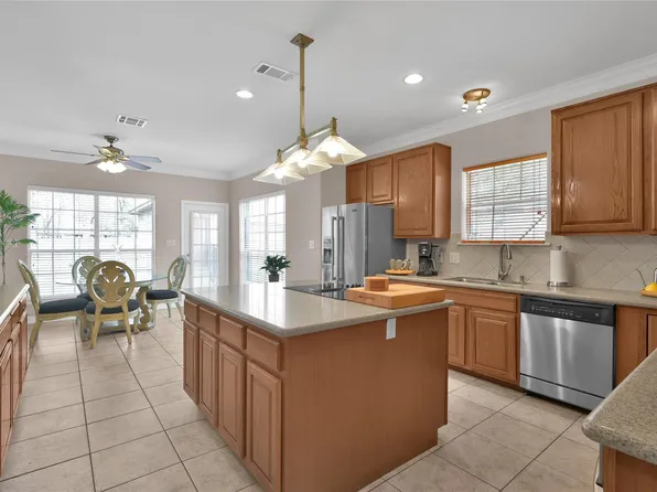 12706 Winchester Ct, Magnolia, TX 77354