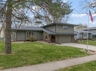 9775 Colby Ave, Clive, IA 50325