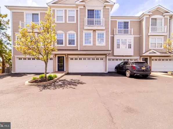 33 Bayside Dr, Somers Pt, NJ 08244