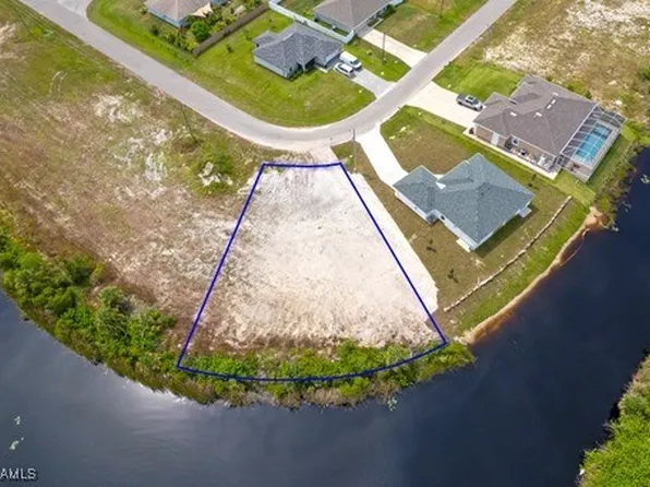 930 NE 43rd Ter, Cape Coral, FL 33909