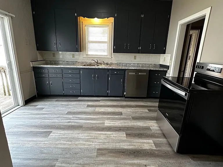 647 Woodward Ave — Photo 6