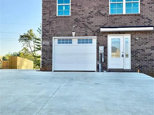 209 Dixon Cir, Vine Grove, KY 40175