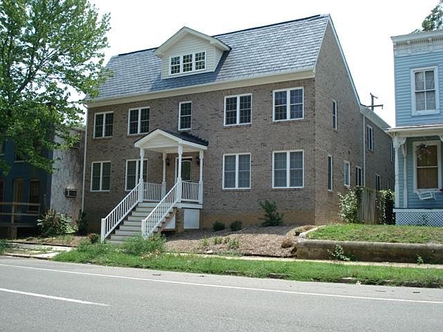 1st image of 3219 Ellwood Ave