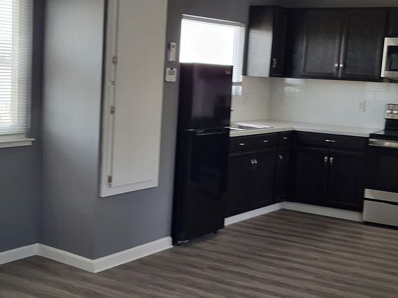 2nd image of 700 W 1st St Floor 3