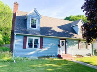 610 E 4th St, Sandwich, IL 60548