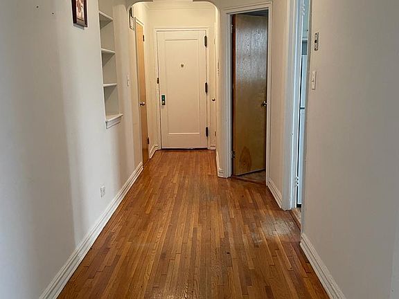 4th image of 1680 E 22nd St #108
