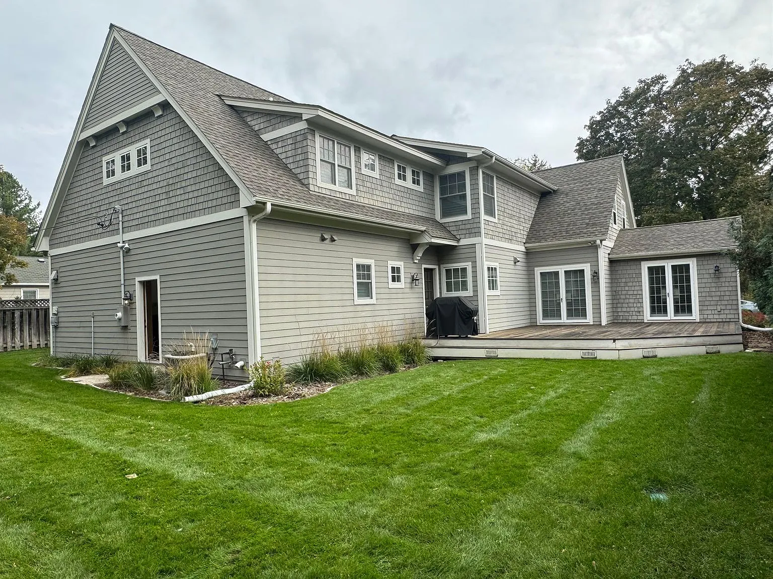 4 bed, 3774 sqft, $5,400 — Photo 3