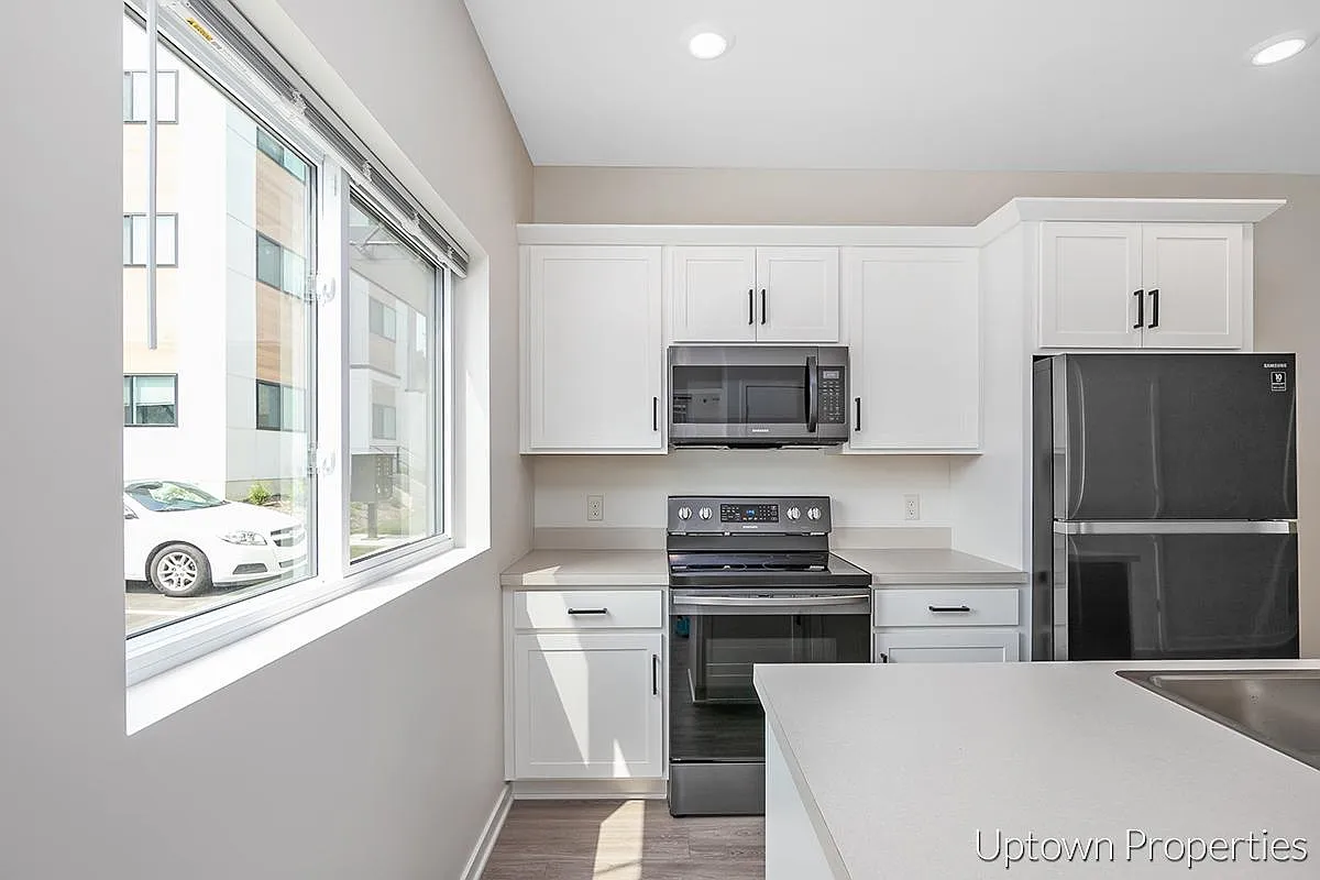 901 Fulton St W - 909 Fulton — Photo 2