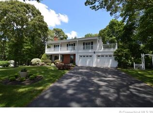 81 Hemlock Rd, Groton, CT 06340