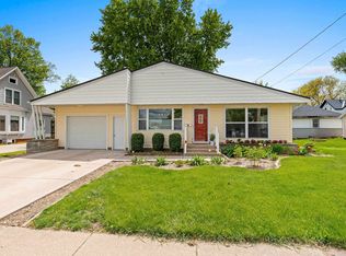 410 E Washington St, New London, WI 54961