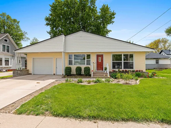 410 E Washington St, New London, WI 54961