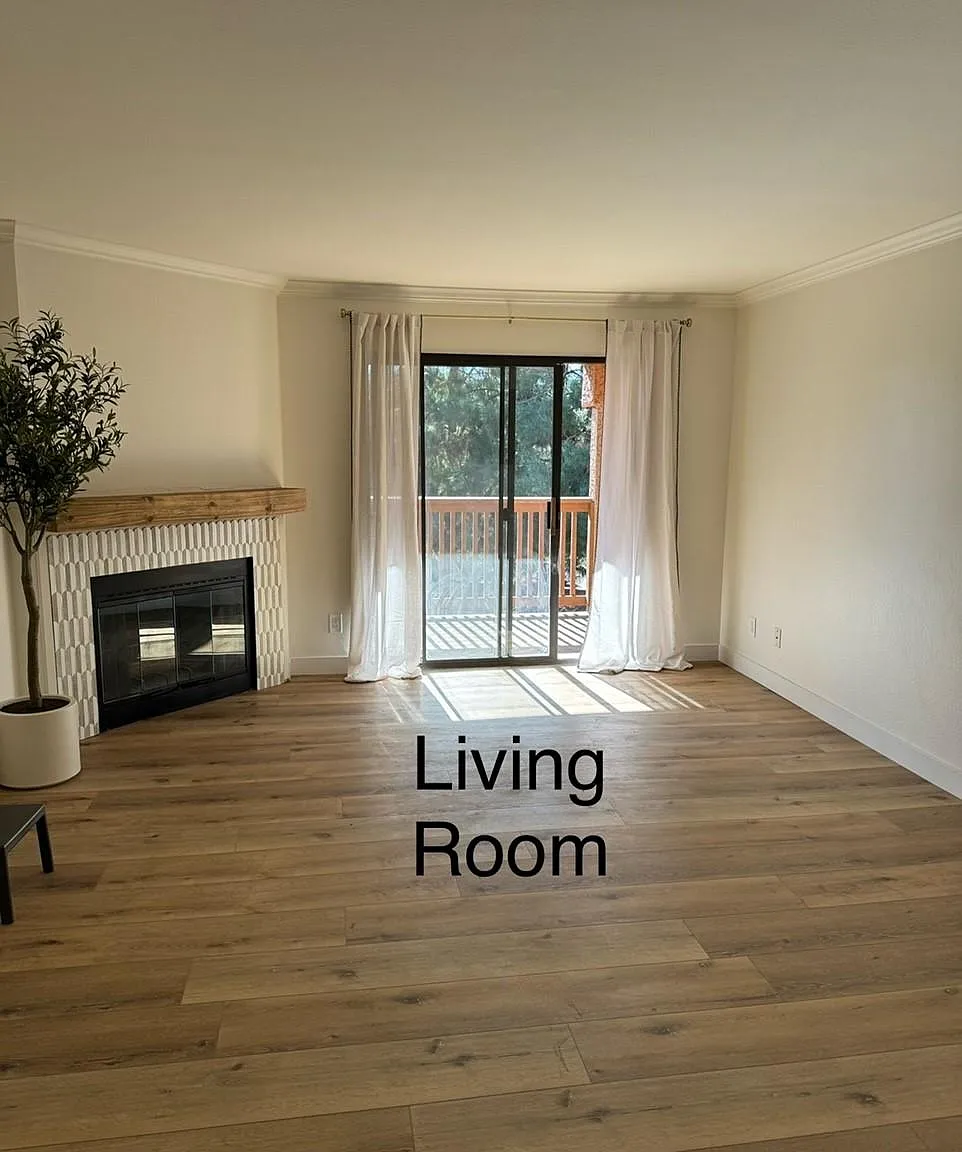 1 bed, 704 sqft, $2,300 — Photo 3