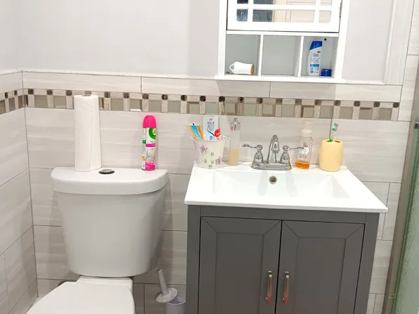 9811 Seaview Avenue image 17 of 28