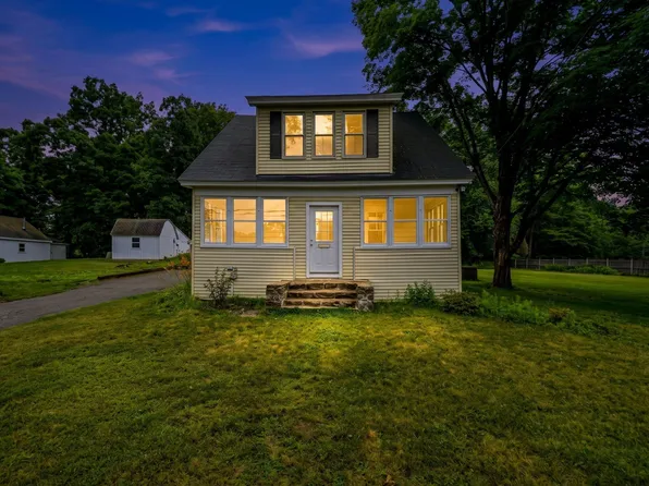 26 Hough Rd, Sutton, MA 01590